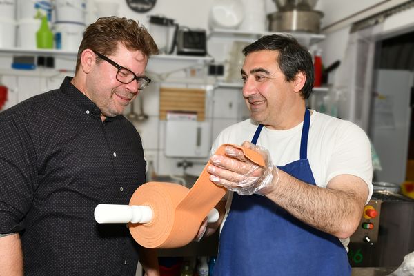 Die Macher: Tigran Baberz und Ralf Thormählen brei der Pasta-Produktion. (Foto: Ulrike Schröder)